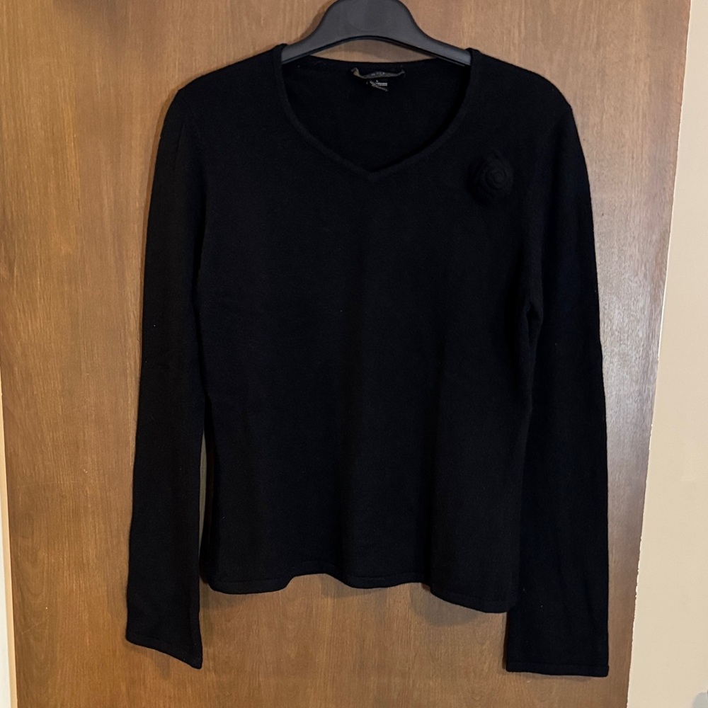 Harold's Black Cashmere Sweater with Rose